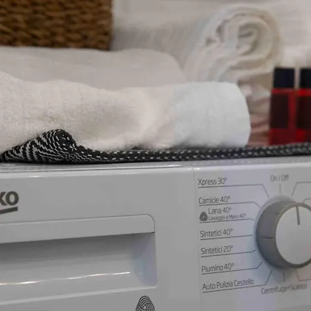 Alpha - Relax E Jacuzzi Holiday home Syracuse