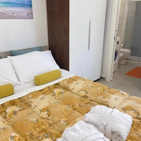 Alpha - Relax E Jacuzzi Holiday home Syracuse